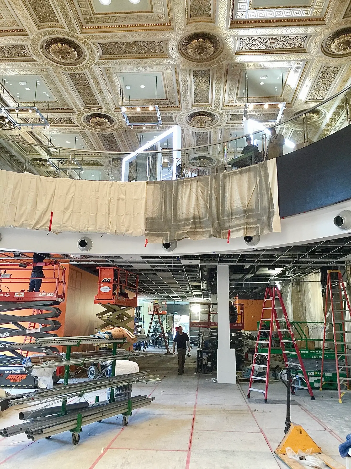 AT&T Flagship Store gallery asset 2